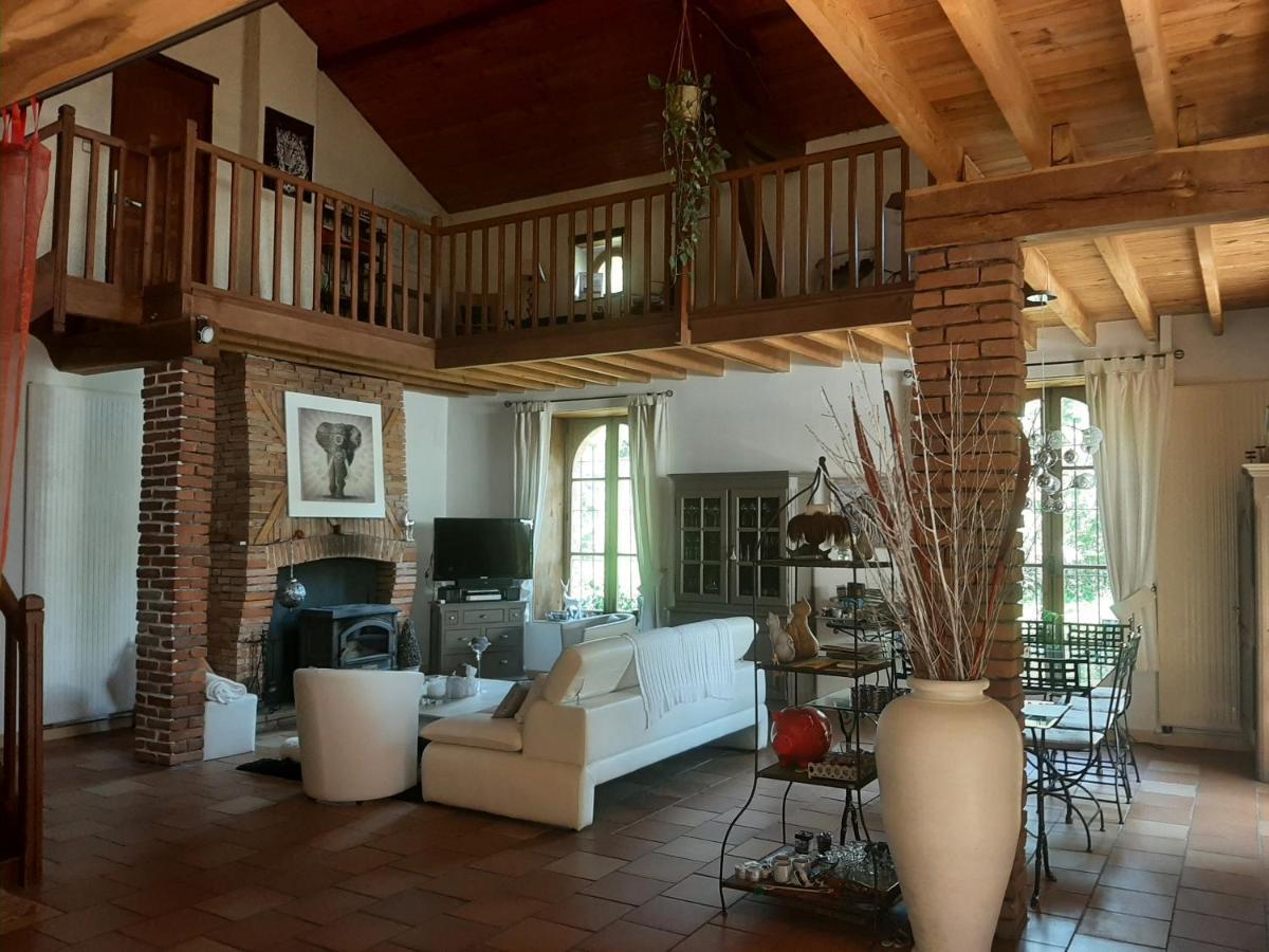 La Gariere Bed & Breakfast Lafrancaise ภายนอก รูปภาพ